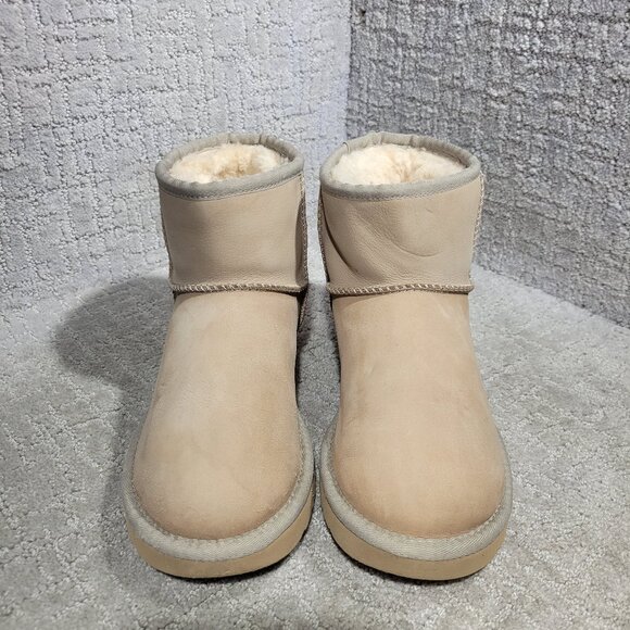 UGG Classic Mini Snake II Women's Size 7 US Beige Leather Lined Boots 1017914 - Picture 2 of 11